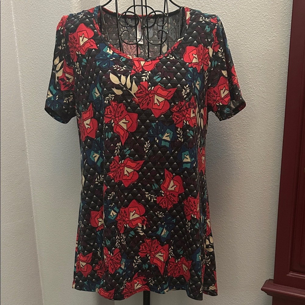 LuLaRoe Red and Blue Floral Short Sleeve Top